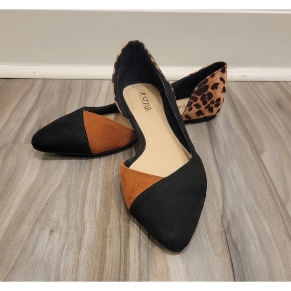 JustFab Flats - Picture 1 of 9